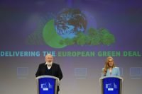 Frans Timmermans, on the left, and Kadri Simson
