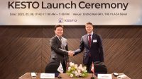 James Jonghoon Kim, president & CEO of KMC Line, and Søren Karas, CEO of ESVAGT, signing a new joint venture-partnership in Seoul targeting the growing South Korean offshore wind market.