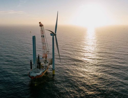 Pierwsza na świecie turbina z wieżą ze stali o obniżonej emisji CO₂ i łopatami wirnika do recyklingu zainstalowana w największej MFW w Danii