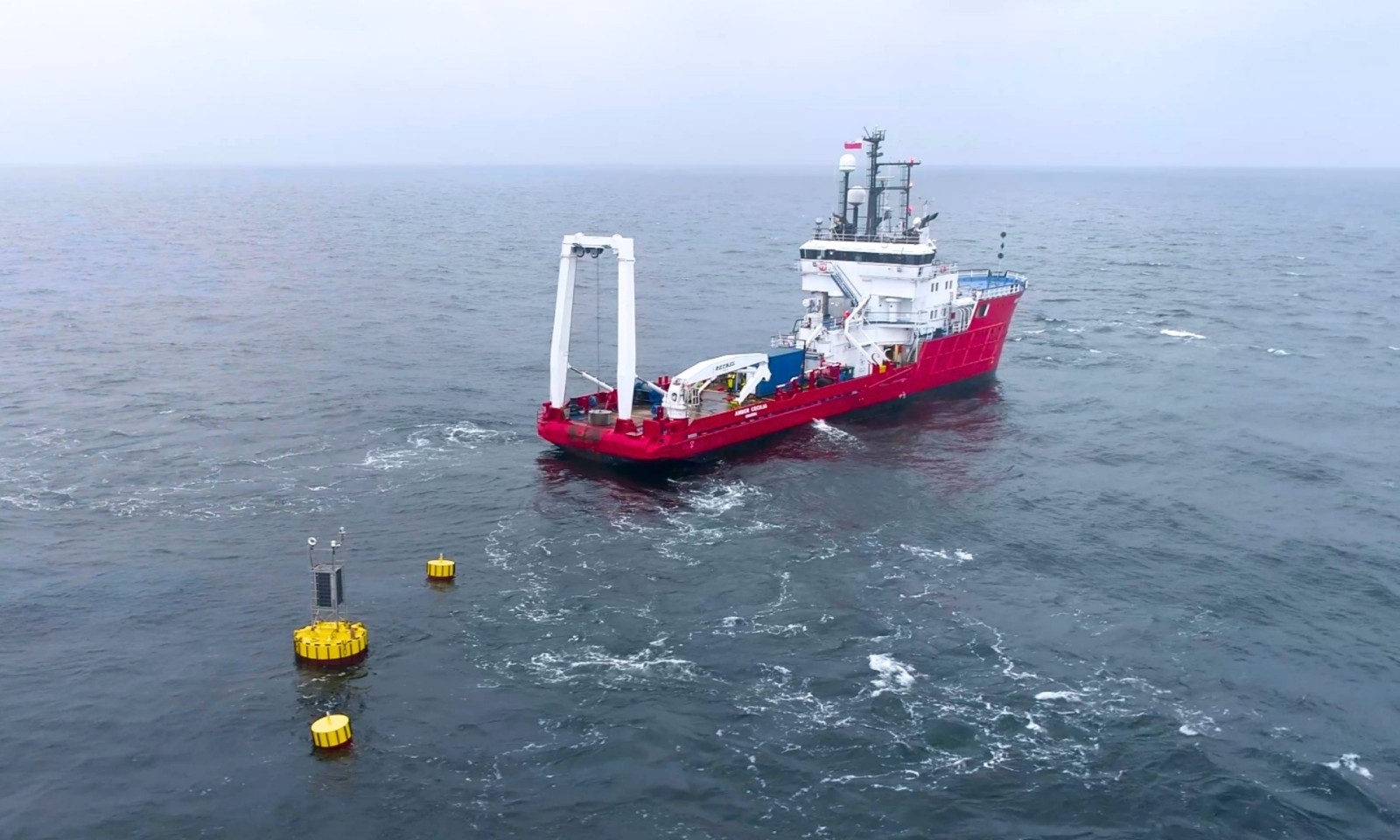 Measurement buoy deployment process, fot. MEWO S.A.