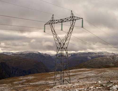 GE Vernova przedstawia GridOS for Transmission i dwa raporty o AI w planowaniu sieci