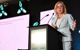 Ministra Paulina Hennig-Kloska na konferencji terminala offshore w Świnoujściu