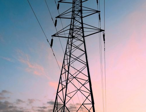 MAE, MFW, Bank Światowy i WTO ostrzegają: wojna na Bliskim Wschodzie napina globalne dostawy energii